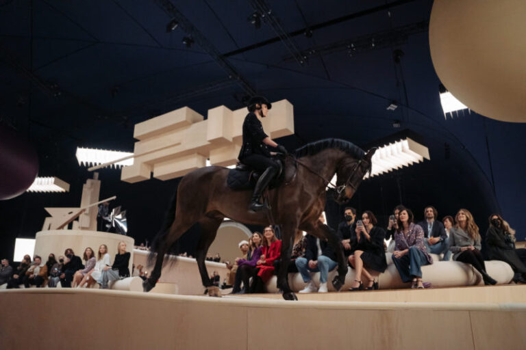 chanel-opened-its-ss22-couture-show-with-a-royal-on-horseback